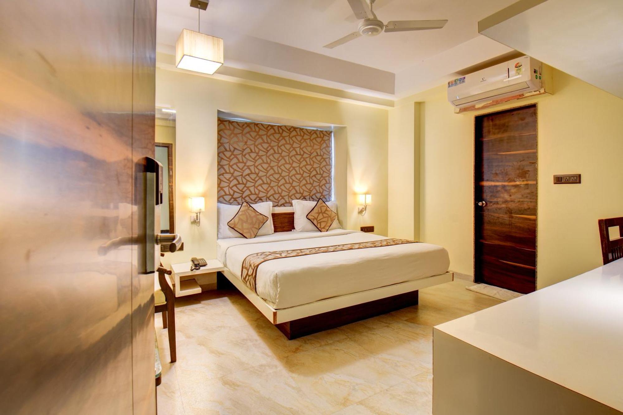 Hotel Deepali Executive Aurangābād Esterno foto