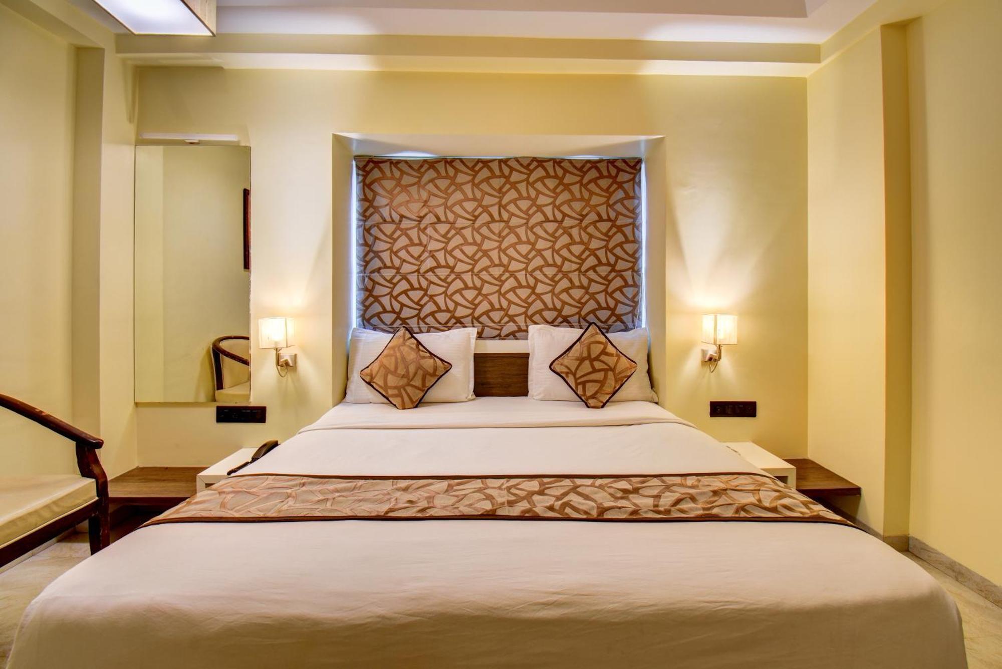 Hotel Deepali Executive Aurangābād Esterno foto