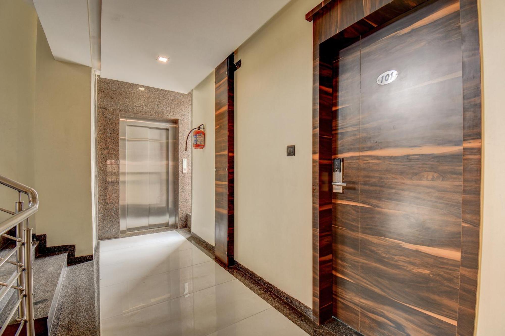 Hotel Deepali Executive Aurangābād Esterno foto