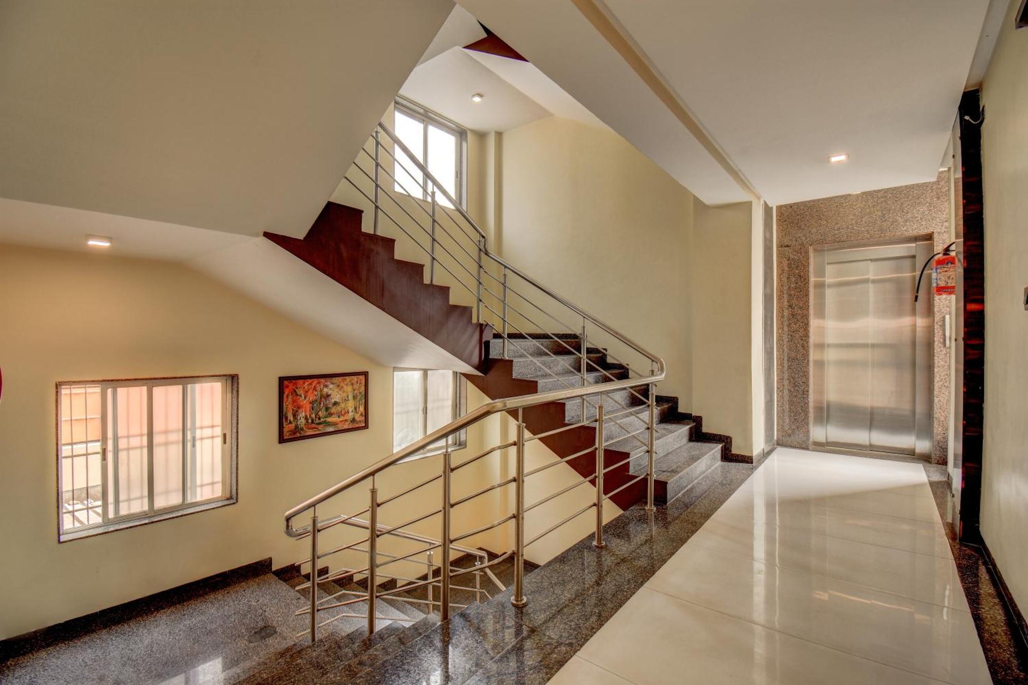 Hotel Deepali Executive Aurangābād Esterno foto