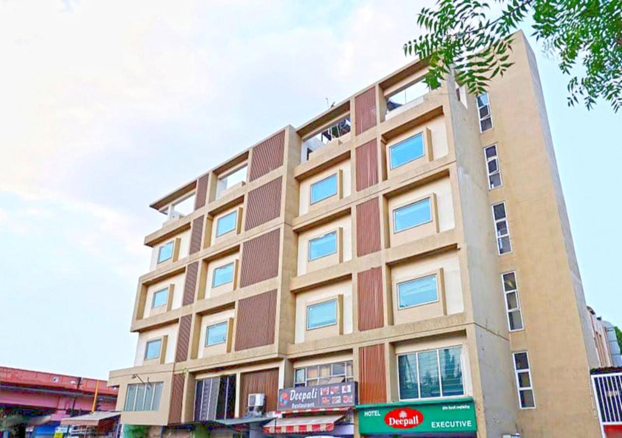 Hotel Deepali Executive Aurangābād Esterno foto